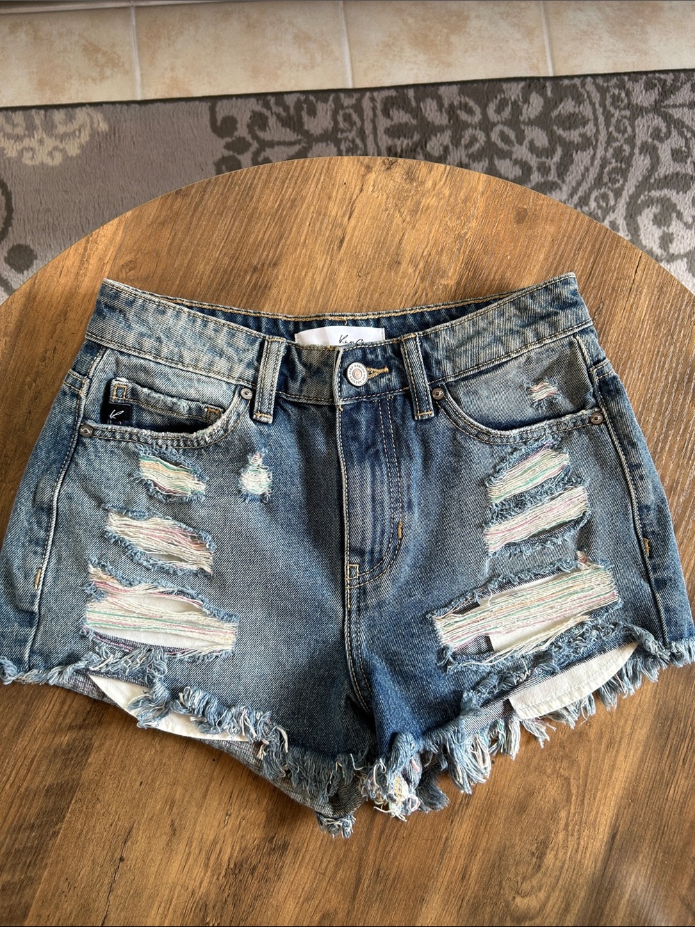 KanCan Distressed Denim Shorts with Pastel Underlay size 1/24